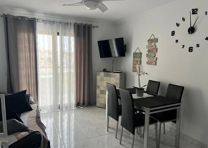 Castle Harbour Apartment *